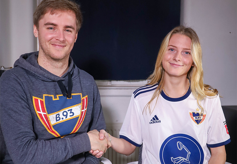 Silje Simonsen på officiel DBU-kontrakt i B.93